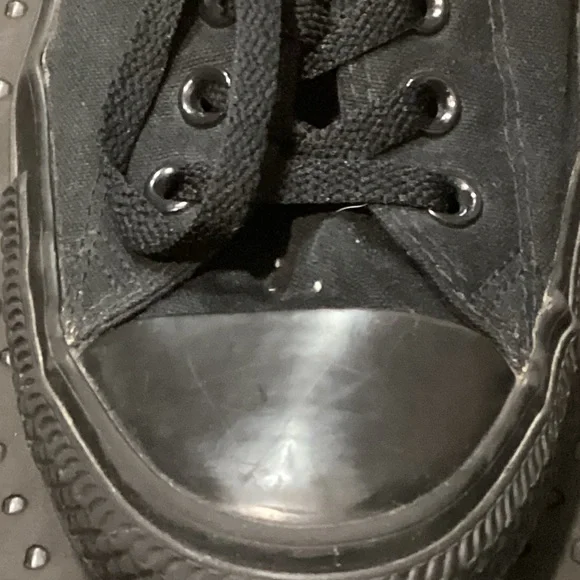 Preowned Low Tops Converse Unisex Black Color Size M11.5 W 13.5. - Picture 2 of 10